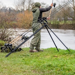 Korum Deluxe River Tripod 3 Rod Wide